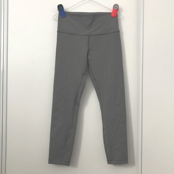 lululemon athletica Pants - Lululemon Gray Wunder Under 25” Leggings